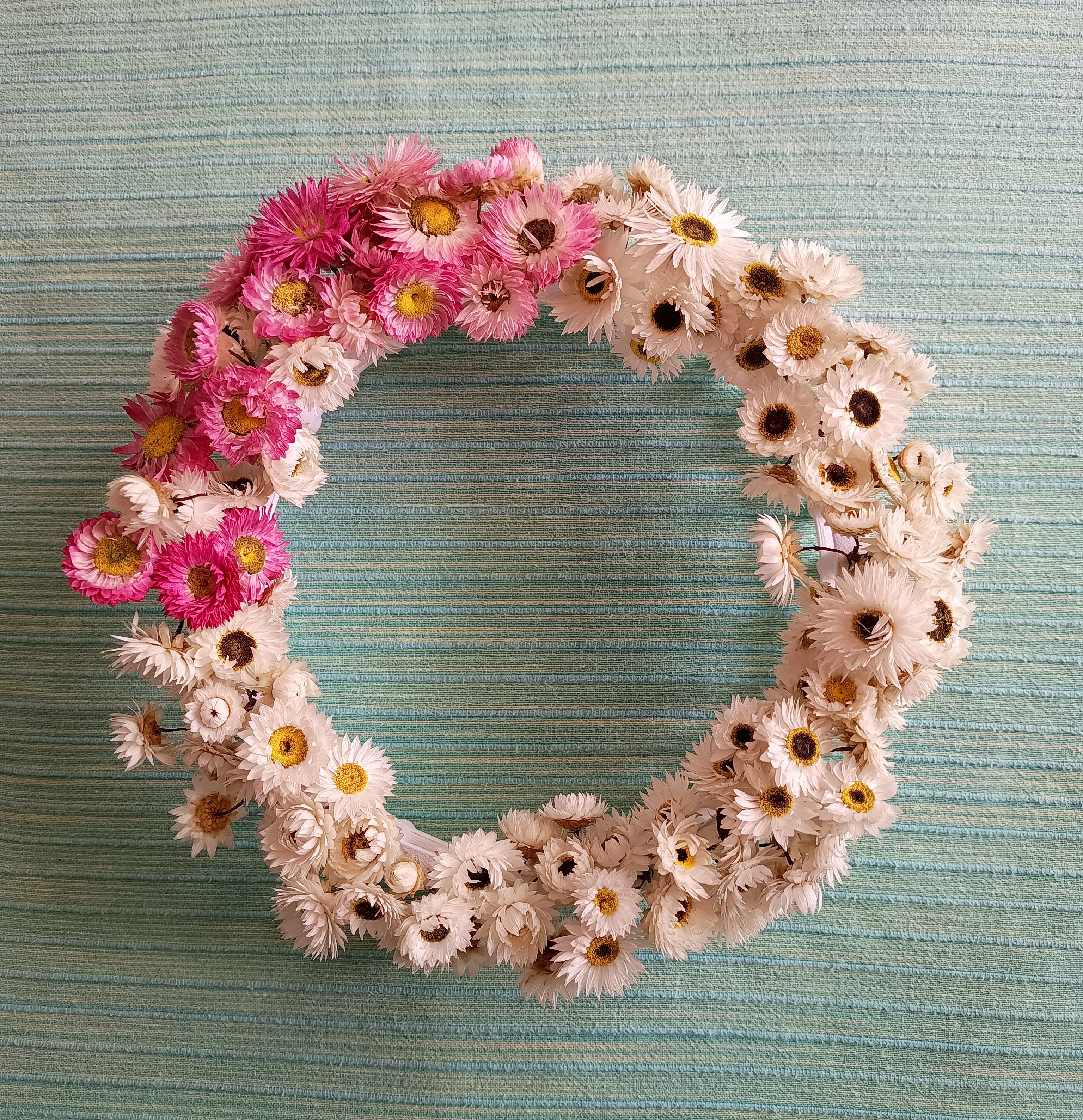 corona blanco y rosa